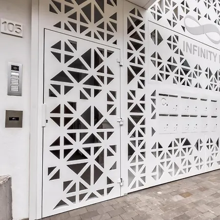 Infinity 0-8 Luxe Sea View 2b بالم مار